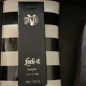 KVD Lock it foundation